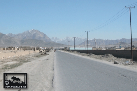 Aussicht von der Wohnung Rieck nach S&uuml;dost mit neuer Stra&szlig;e