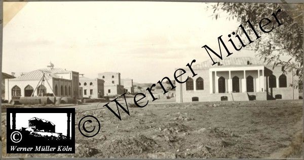 Foto Wilhelm Rieck , Afghanistan, Darulaman, Darul-Aman, Berlin, 1922, Amanullah, Rieck, Kabul, Tape-Taj-Beg, Maass, Harten, Standke, Plessen, Kandahar, Horten, Harten, Bau, Palast, Bazar, Timur Schah, Partschin, Parschin, Teheran, Persien, Iran, aden, Vesuv, Neapel, Bombay, Maass, Bagman, Grobba, Gerber, Burg, wandgem&auml;lde, K&ouml;nigszimmer, Elefantenrennen, B&uuml;nte, Fensterblick, Winter, Reiterverein, Grantham, Suraija, Turmzimmer, Suez, Lyzeum, Schl&uuml;terstr, Berlin, Sancoussi, Potsdam, Schlossd&auml;cher, Schlossdach, Schachpartner, Kupfterd&auml;cher, Kupfterdach, K&ouml;niglich Afghanischen Gesandtschaft, Berlin-Moabit, Alim Khan, Emir von Buchara, Lalander, Thaj Mahal, Agra, Parron, Baron Plessen, Mehl-Bazar, Mehlh&auml;ndler, Obsth&auml;ndler, Zuckerb&auml;cker, Silberschmiede, Habibullah, Bank Ottoman, Pulverfabrik, Uran-Wiederaufbereitungsanlagen, F13, Gallipoli, 